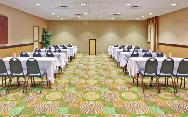 Holiday Inn Bloomington-University Area by IHG