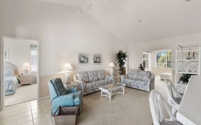 Glen Manor 14-202 by Vtrips
