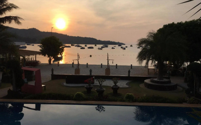 Phi Phi Nice Beach Resort
