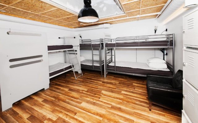 City Backpackers Apartments