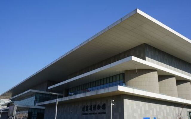 Haiyue Cinema City Jing Apartment (Youth Avenue Color TV Tower Night Market Branch)