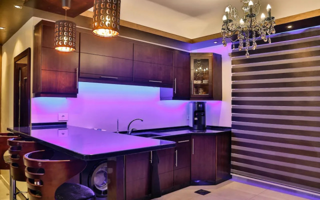 Deluxe Apartments