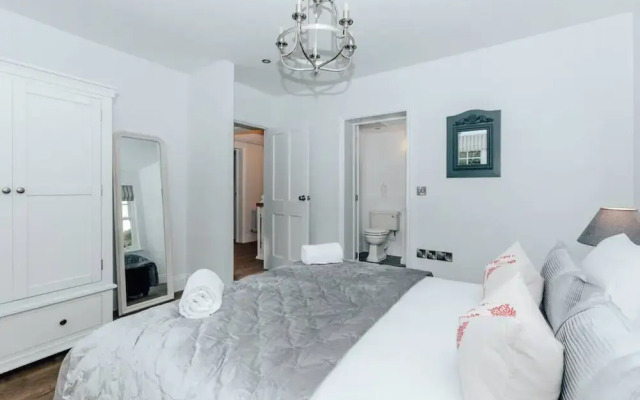 Woodvale Retreat - Sleeps 10