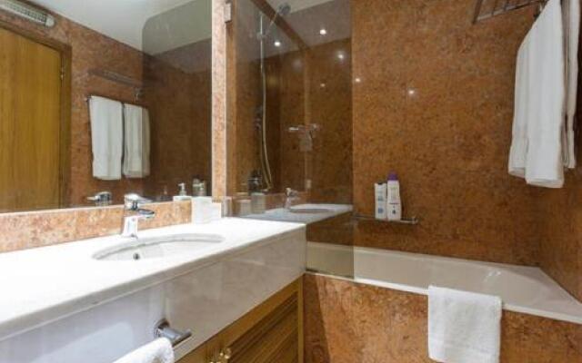 Stay In The Heart Of Lisbon Altis Suites