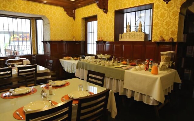 Miraflores Lodge