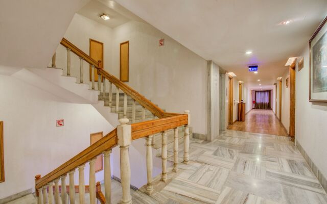 Capital O 1399 Hotel Yuvraj Palace