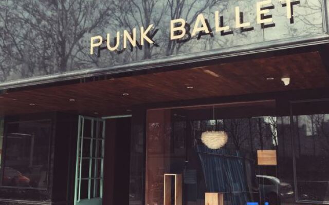 Punk Ballet Ins Hotel (Changzhou Dinosaur Park)