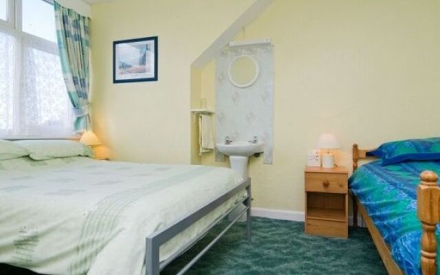 The Three Tees - Guest house