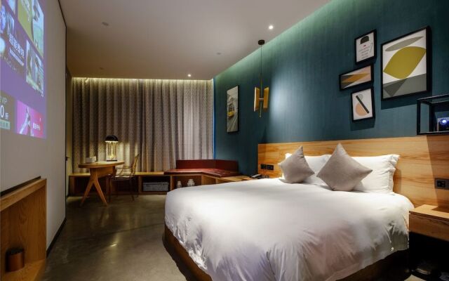 Shanghai UIN Hotel & Resort