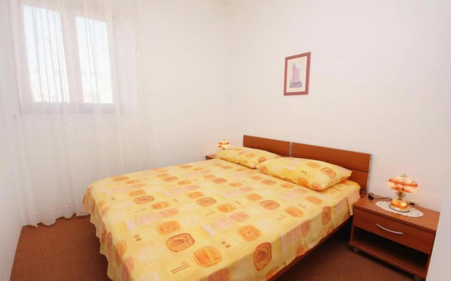 Apartments with a parking space Postira, Brac - 5617