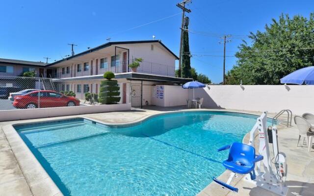 Sandpiper Lodge - Merced