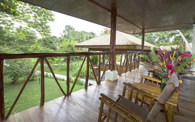 Crocodile Bay Resort