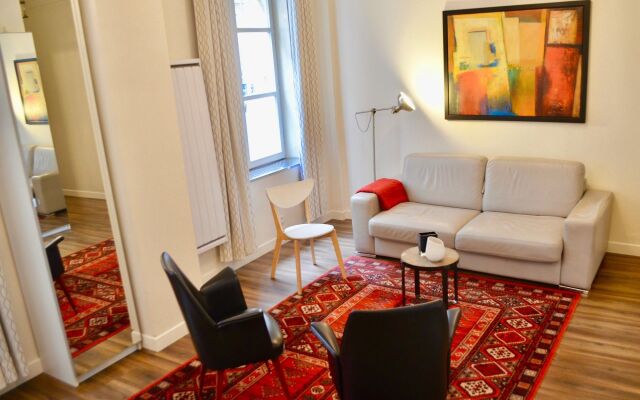 1 Bedroom Flat In Central Marais