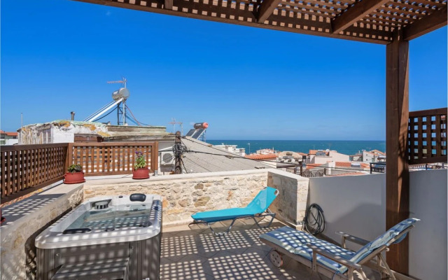 Apt 2 with Spa Tub next to the Beach