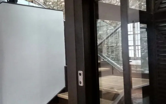 Hospedería Diez y Seis