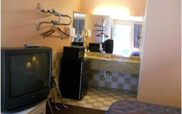 Travelodge by Wyndham Thomasville AL