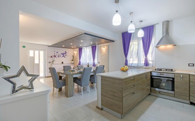 Awesome Home in Kanfanar With Wifi and 1 Bedrooms