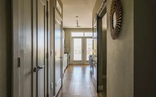 FRONTDESK Old Town Apts Scottsdale