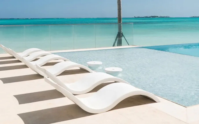 Stunning Oceanview 2 Bed Condo at ONE Cable Beach