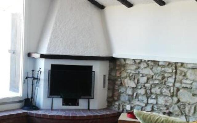 70 Via Vione