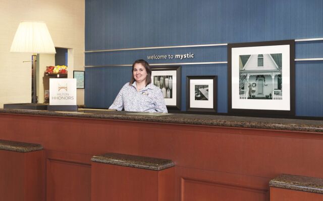 Hampton Inn & Suites Mystic