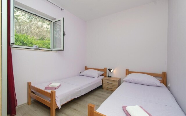 Beautiful Home in Trstenik With Wifi and 2 Bedrooms