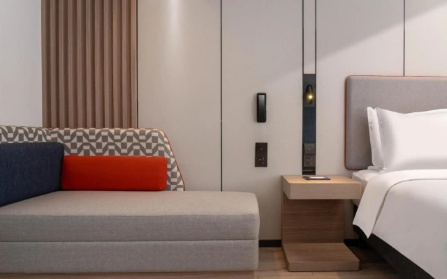 Holiday Inn Express Shanghai Pujiang by IHG