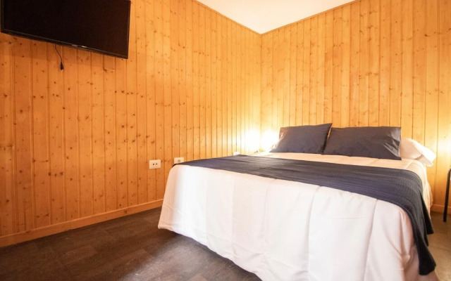 Mountain Chalet Sea Views & Pool Iptx