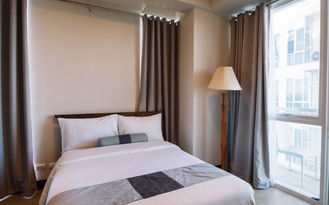 CSuites at 8 Newtown Residences