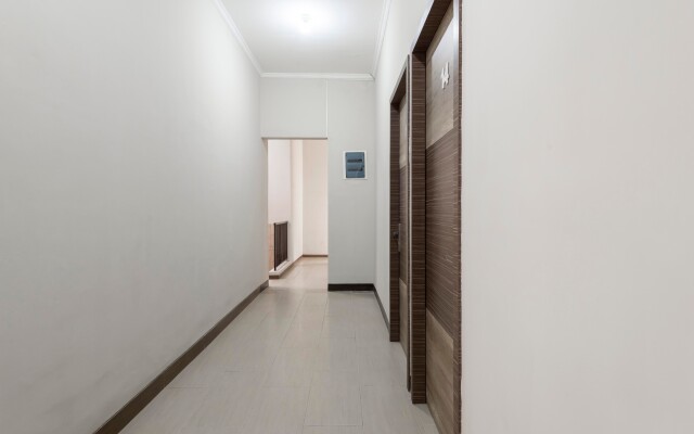 RedDoorz near Grand City Mall 2