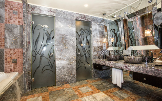 Royal Castle Design & SPA Hotel