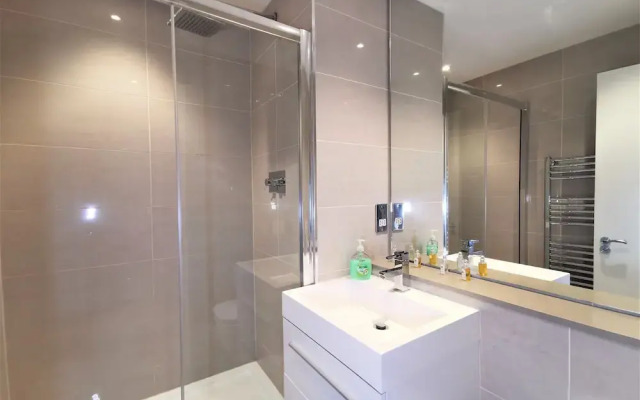 Spacious Double Room with en-suite - 2c