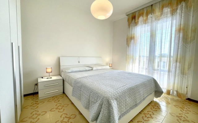 Cosy Apartment With Shared Pool