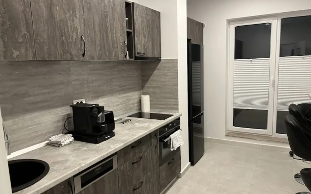 Stunning 3-Room Penthouse W10+W11