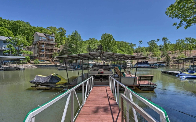 Lakefront Rocky Mount Cabin w/ Dock & Kayaks!