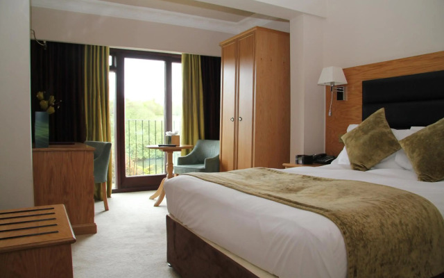Waterton Park Hotel