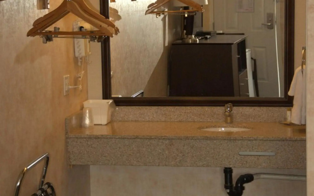 Best Budget Inn and Suites