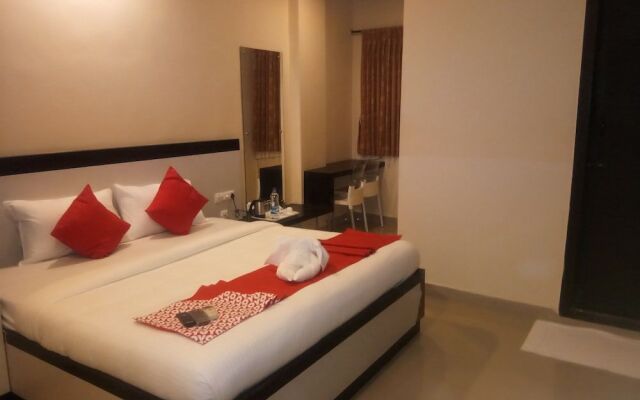 OYO 10551 Hotel RJ Grand