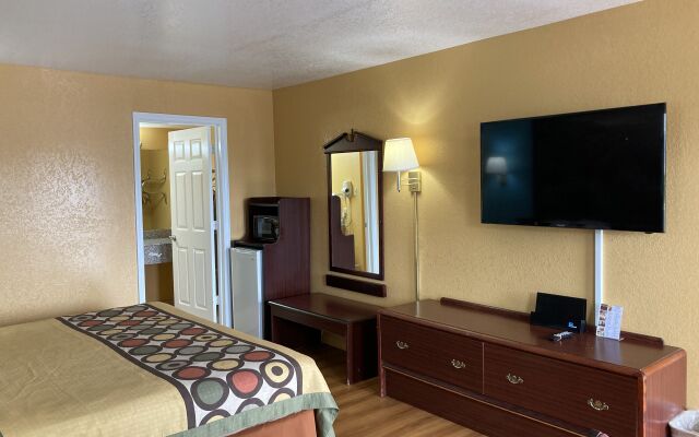 Super 8 By Wyndham Little Rock/North/Airport