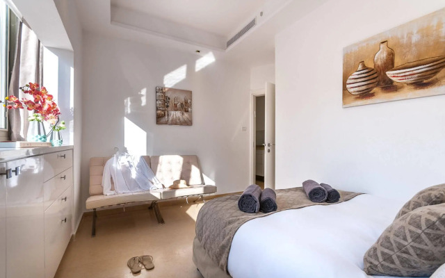 Renovated White House - Banana Beach