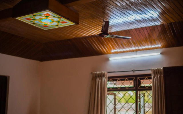 3 bedroom holiday home with free parking & Wi-Fi