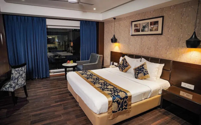 Hotel Saffron Crest