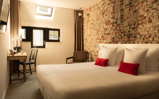 9Hotel Central - Image 5