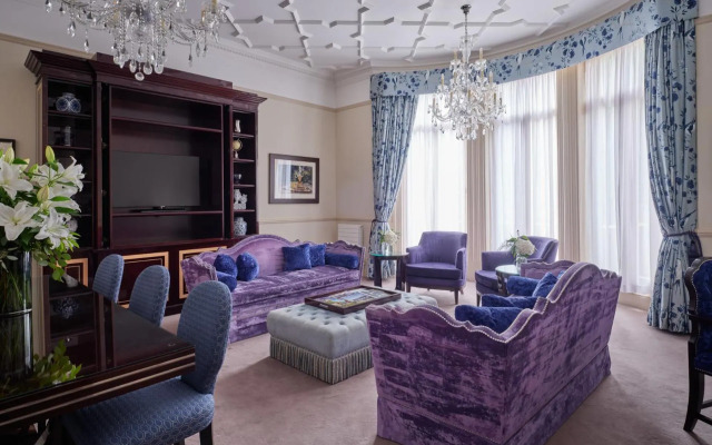 The Apartments by The Sloane Club