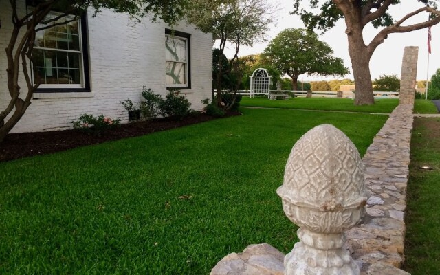 The Old Liberty Schoolhouse B&B