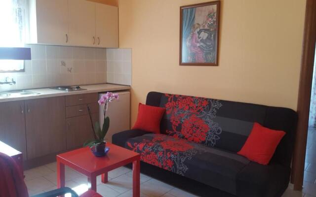 Lola Apartments