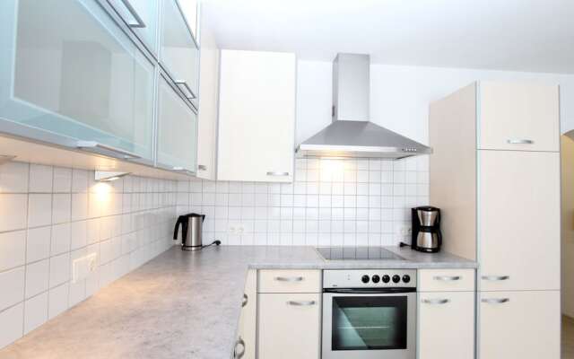 Cozy Apartment with Garden in Tyrol