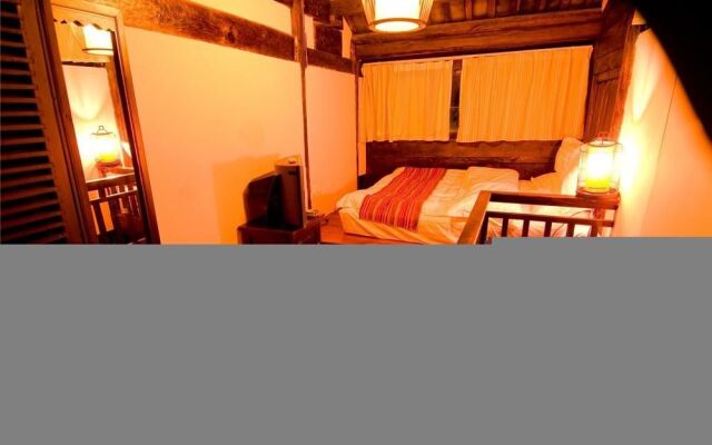 Lijiang Shuhe Phoenix Court Inn