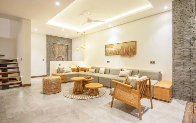 Coastal Comfort: Cozy 4BR Villa, 5 Min Walk to Finns Beach