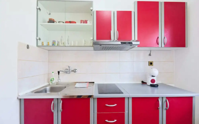 Kablar'S Sunny Suites